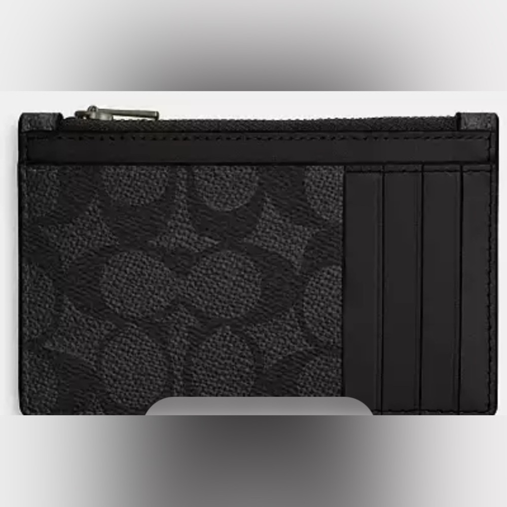 Coach Wallet 
Signature Black Card Case